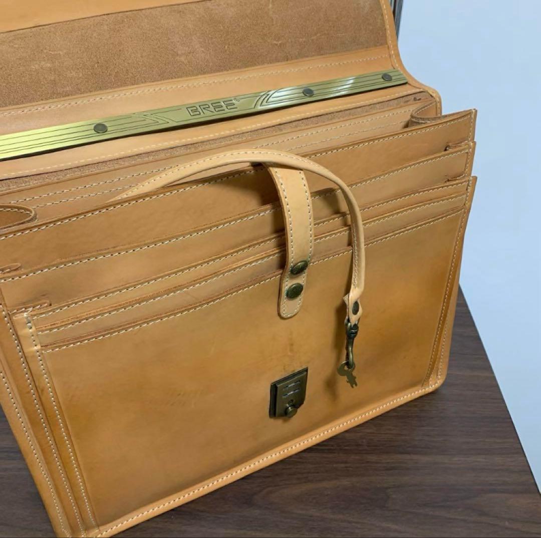 週末値引　BREE ビジネスバック　ヌメ革　USED