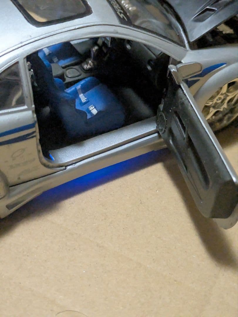 三菱エクリプス　ミニカー