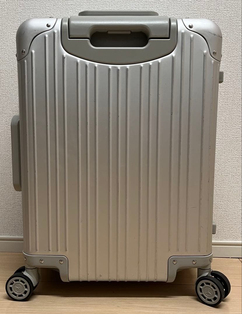 メルセデスベンツ シルバー キャリーケース 32ℓ 機内持ち込み可