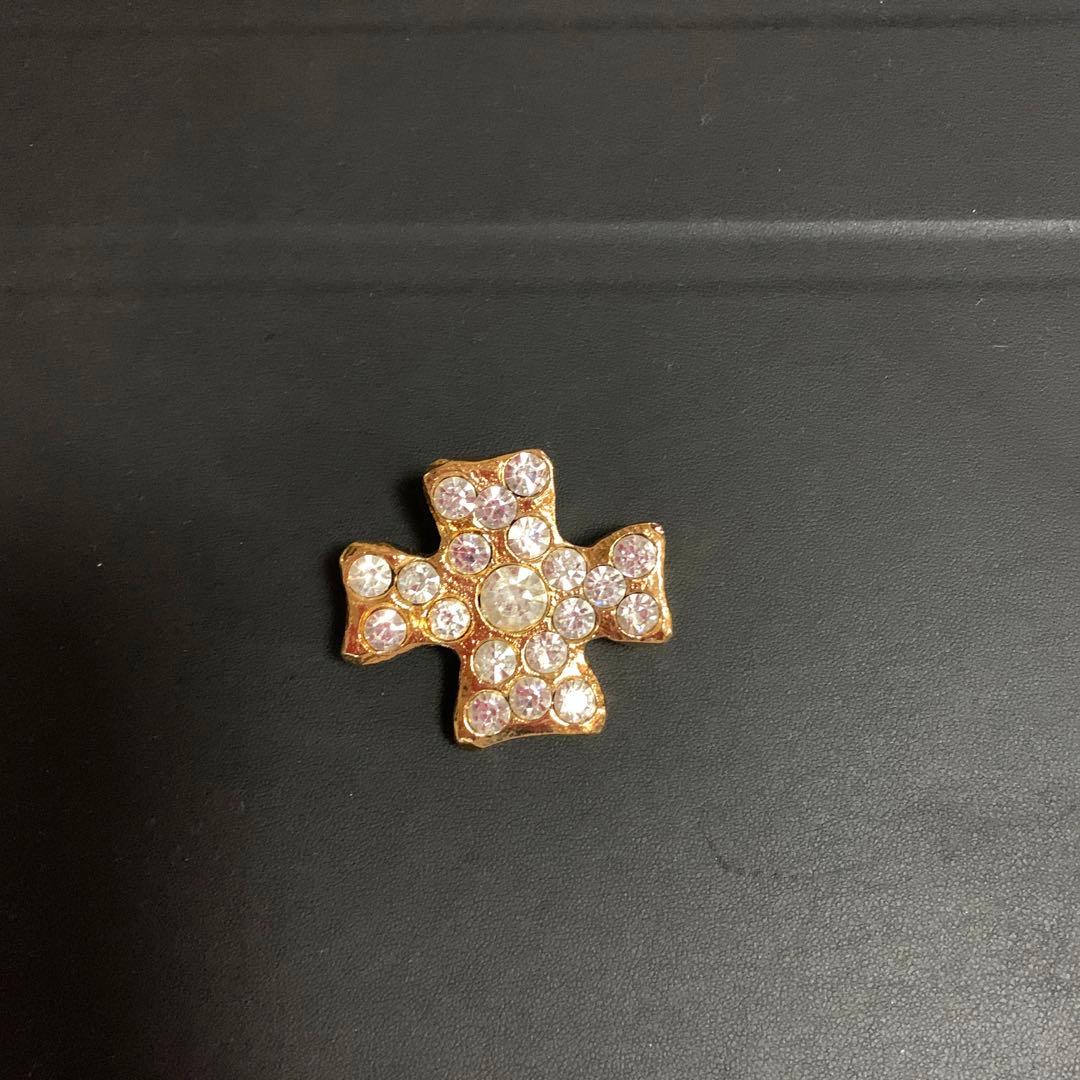 Christian Lacroix クリスチャンラクロワ ヴィンテージブローチ