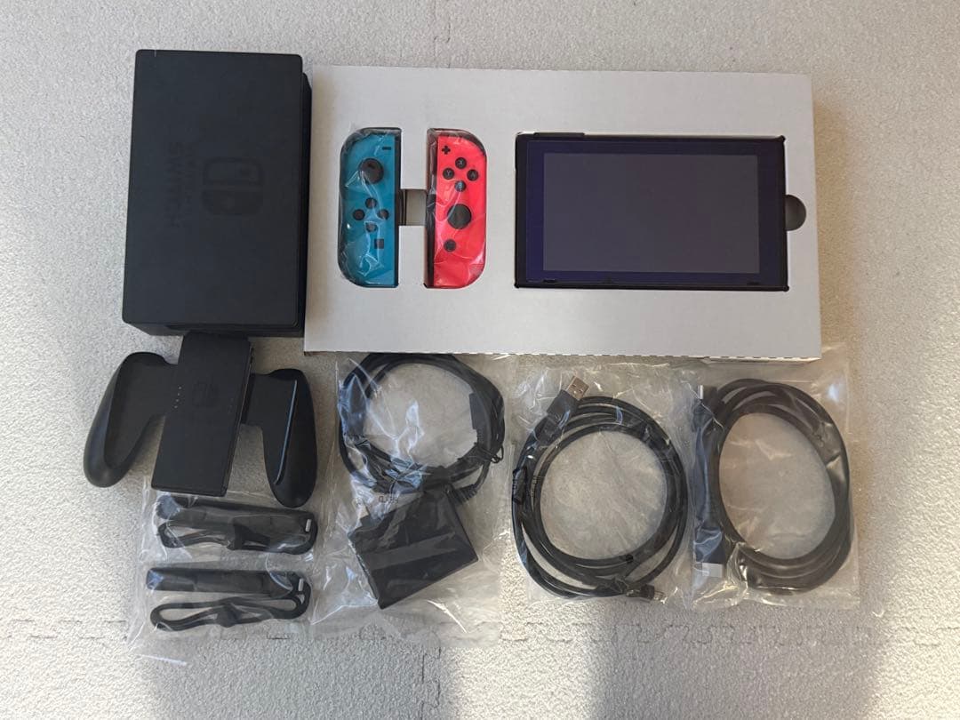 【美品】Nintendo Switch 本体 青/赤 Joy-Con付き