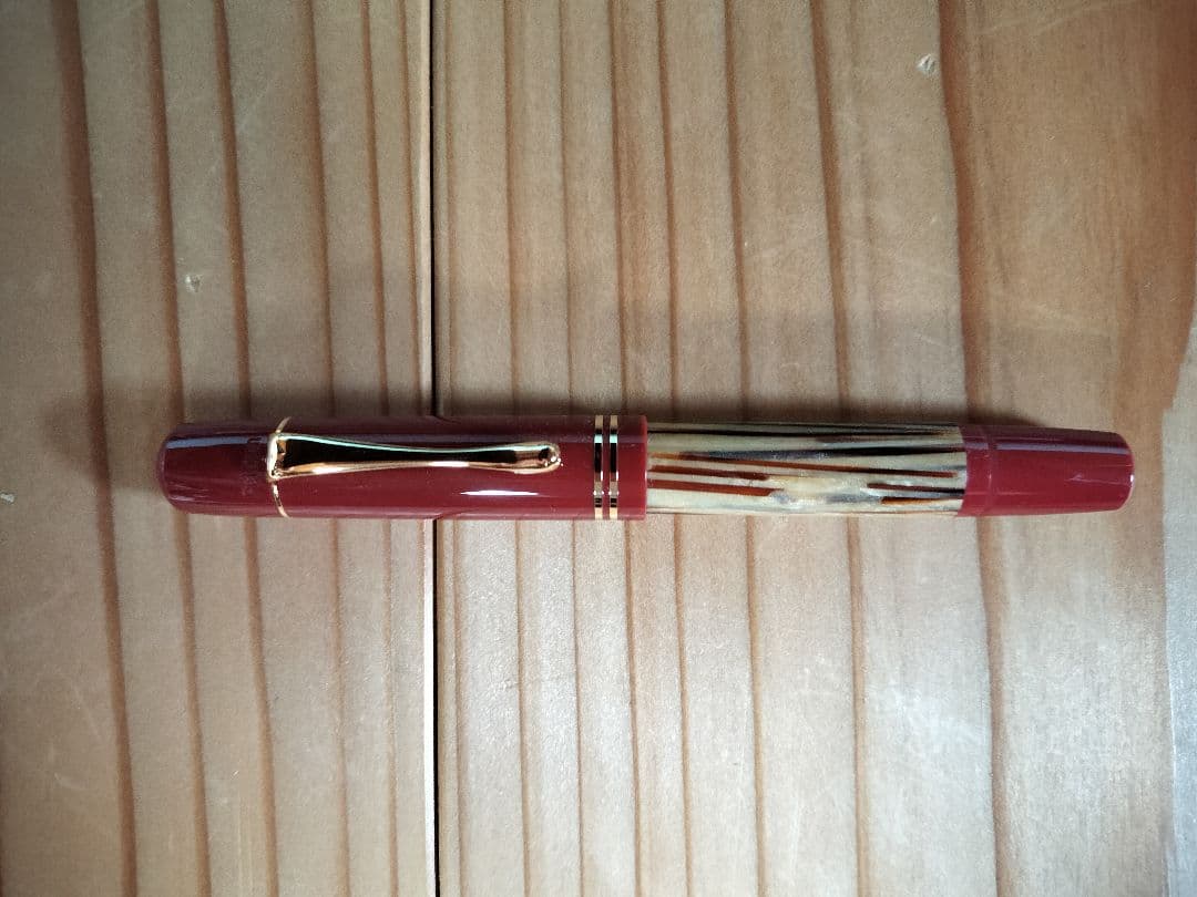 ペリカンM101N トータスシェルレッド