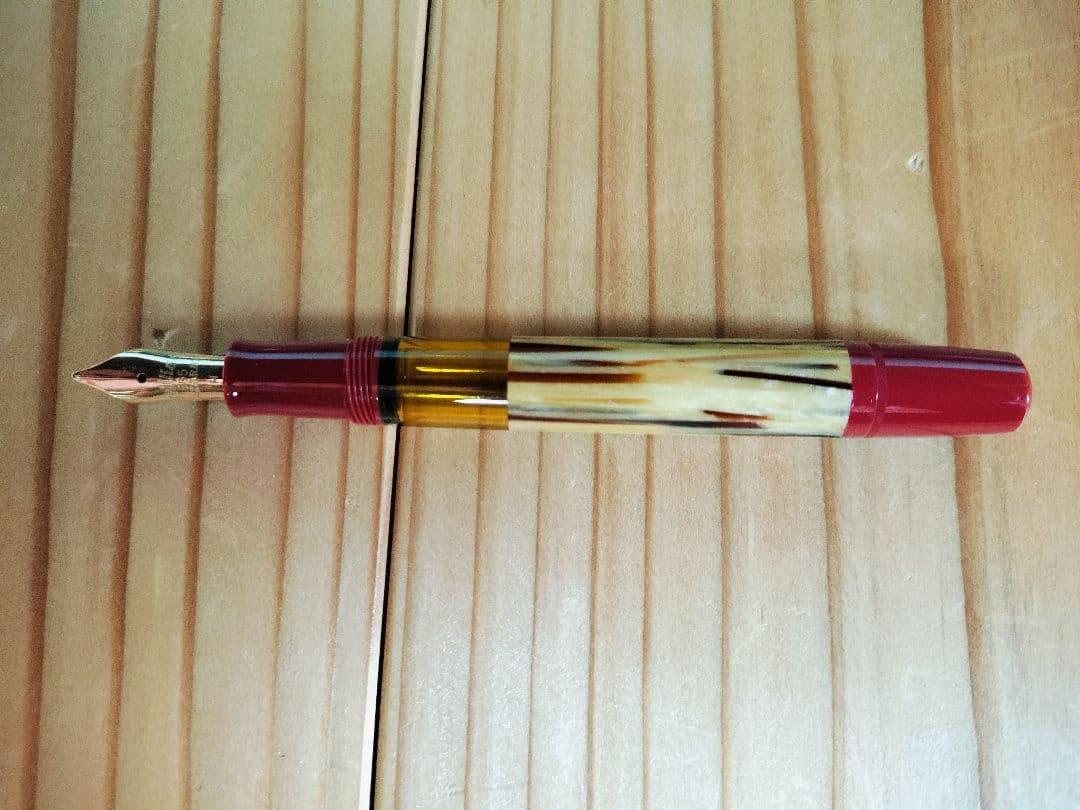 ペリカンM101N トータスシェルレッド