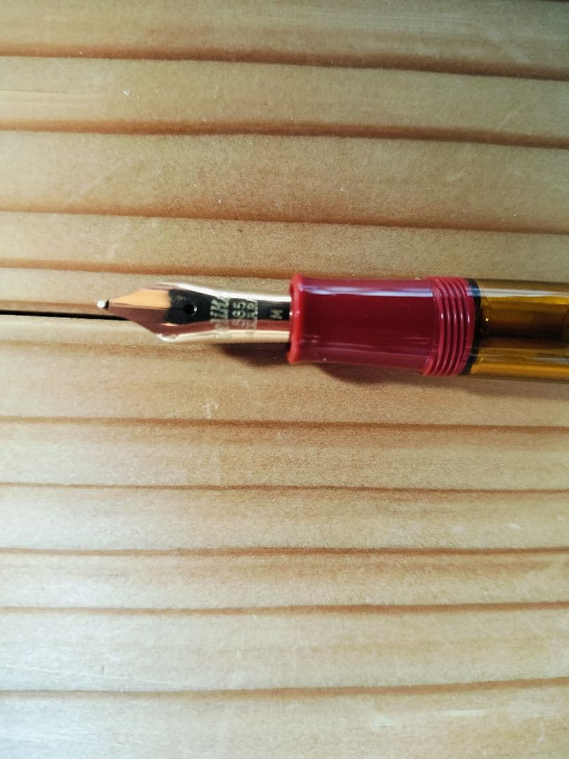 ペリカンM101N トータスシェルレッド