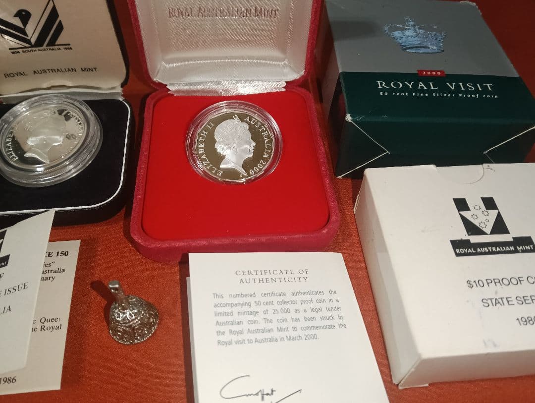 k*i様 希少 オーストラリア記念銀貨2種＆純銀製ビンテージ ベル型