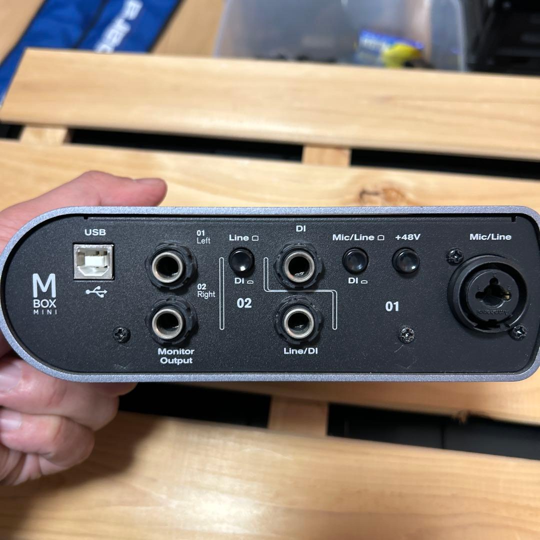 Avid MBox Mini オーディオインターフェース