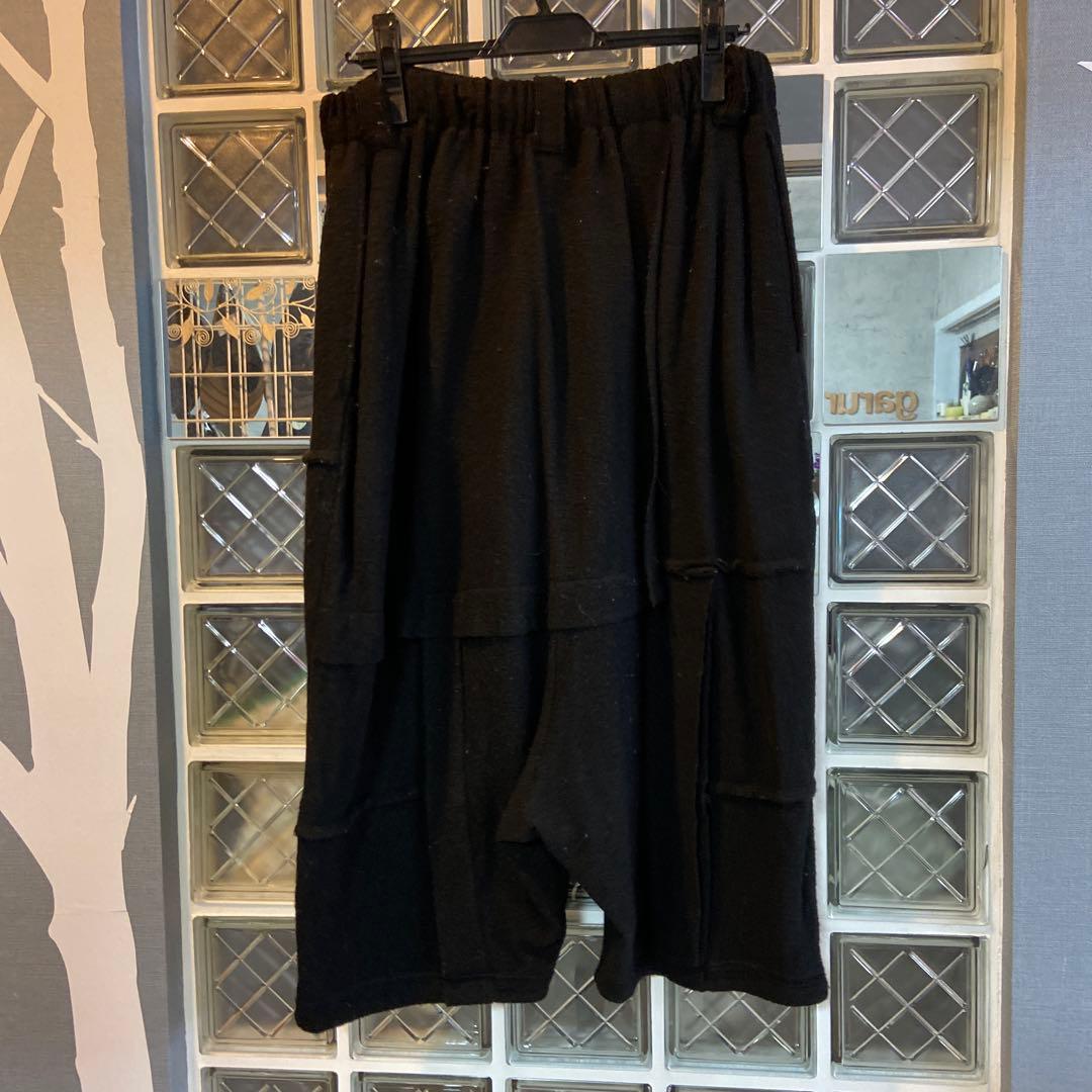 モユル黒圧縮ウールサルエルパンツ