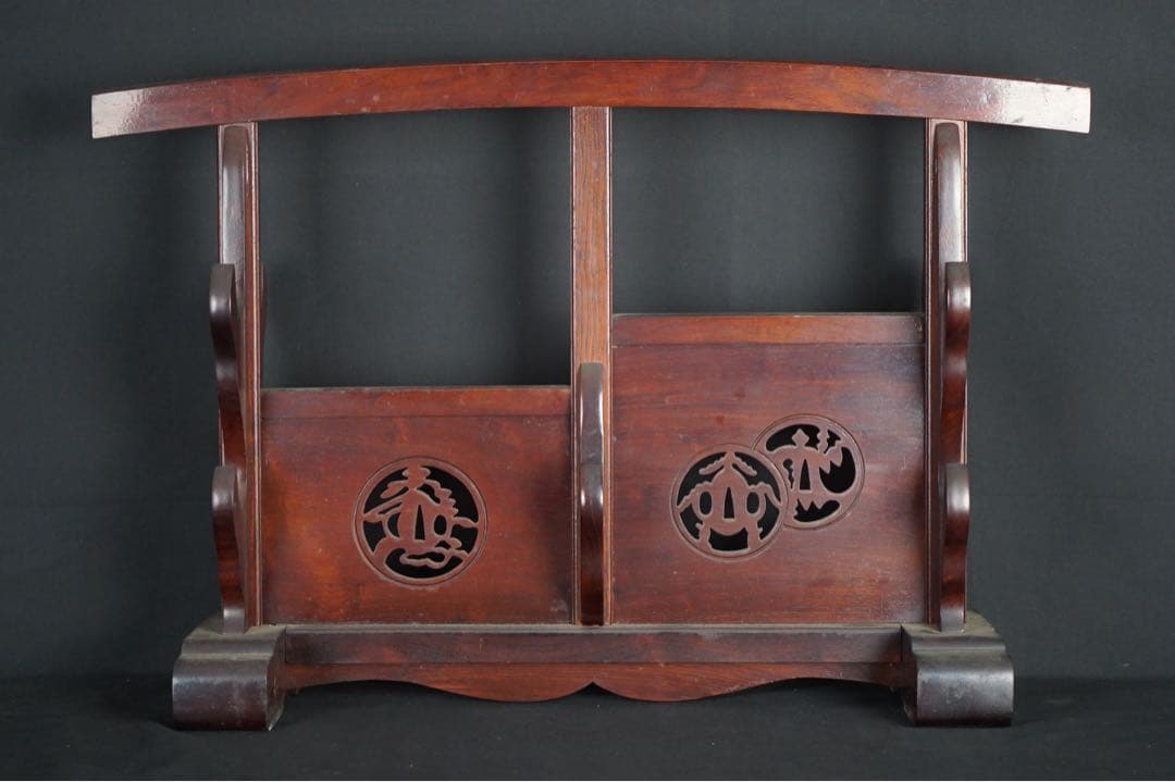 時代武具 木製 無垢材 鍔透かし 四振掛用 刀掛け 武具 刀装具