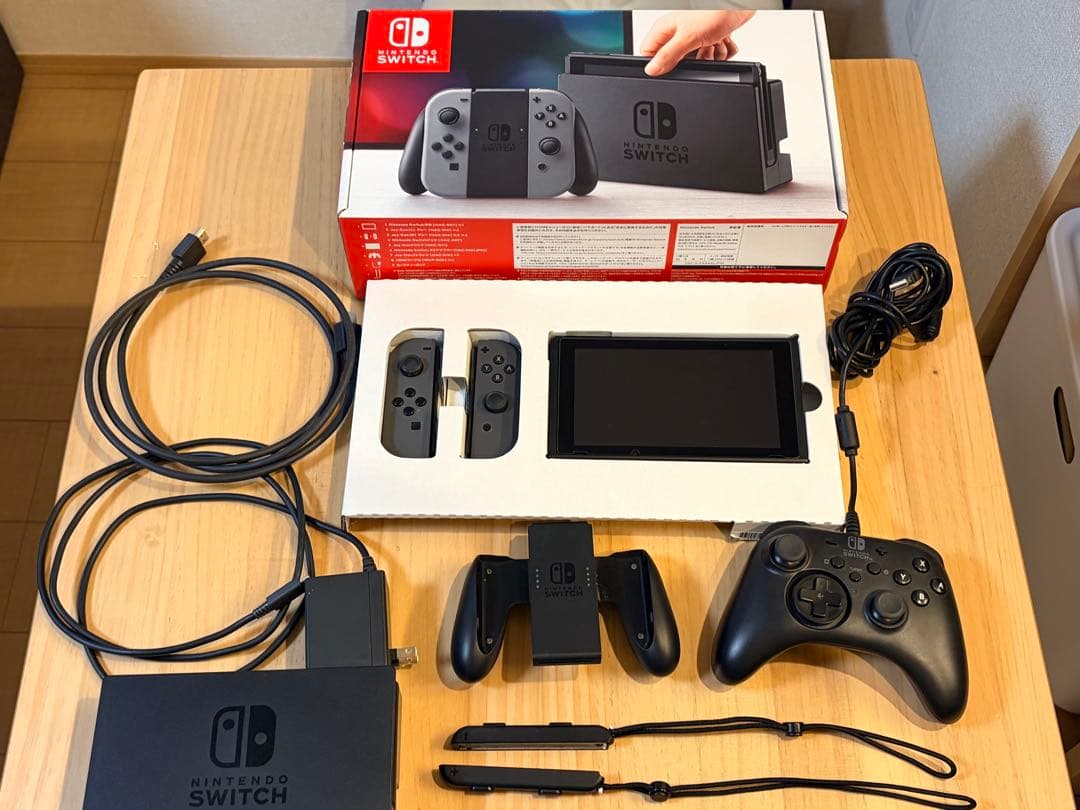 Nintendo Switch グレー 本体 完品 純正ホリパッド付き
