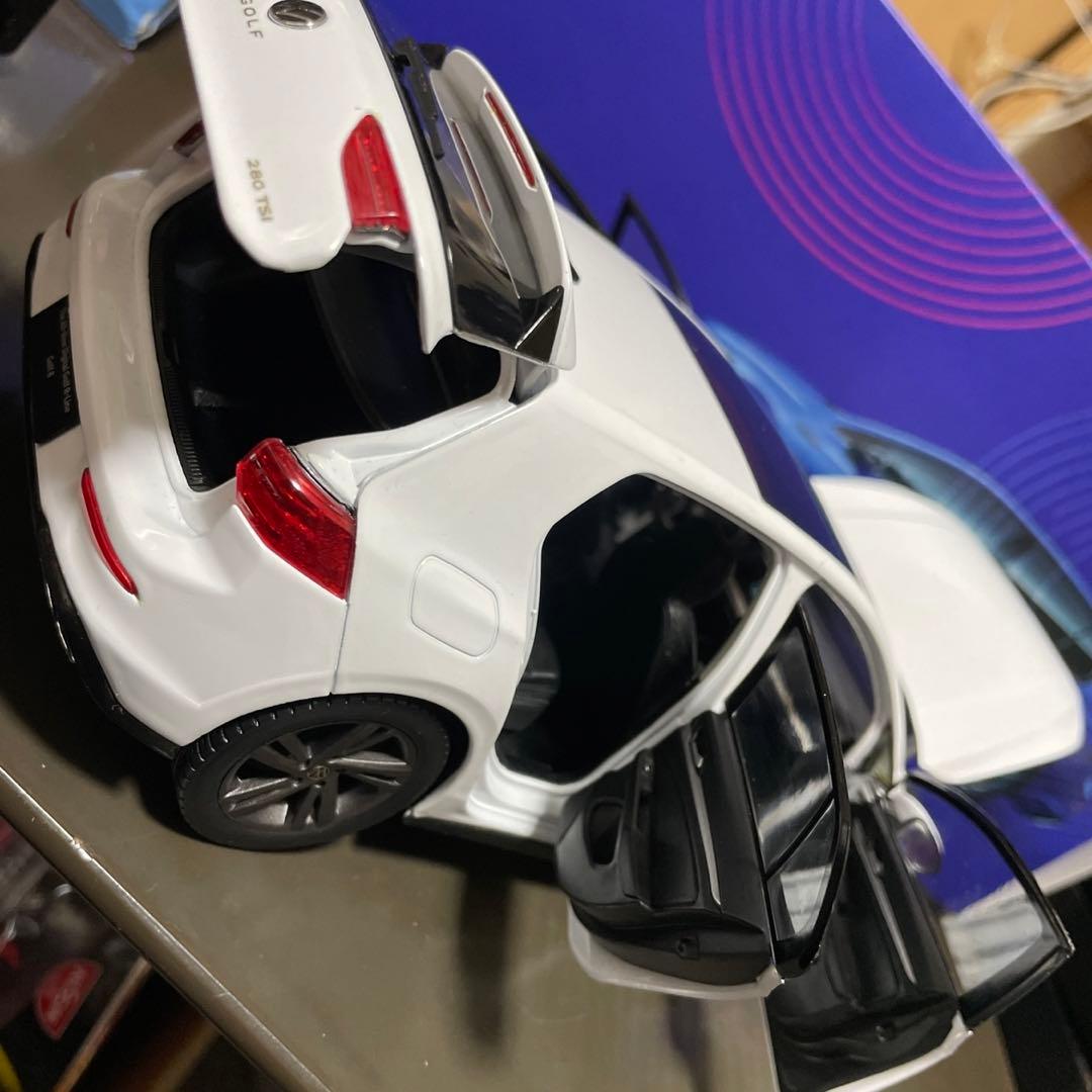 1/18 フォルクスワーゲン ゴルフ GOLF Rライン？ ミニカー 箱付き
