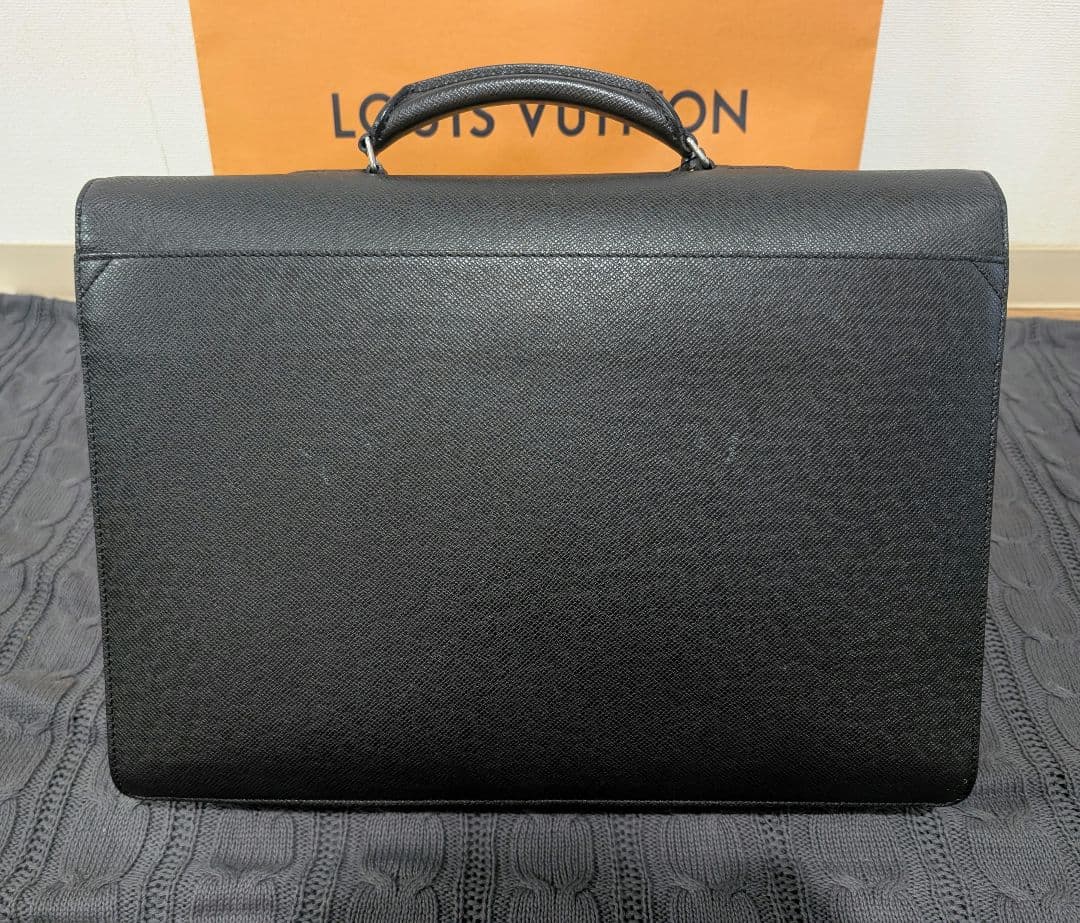 Louis Vuitton タイガ アソシエカルターブル2 ビジネスバッグ