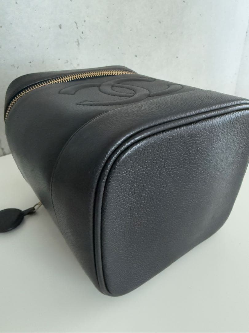 【最終価格】CHANEL バニティポーチ キャビアスキン