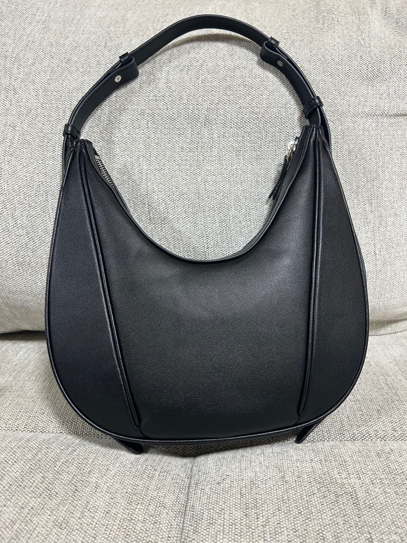 FOLNUA オーバルバッグ ブラック_プレーン