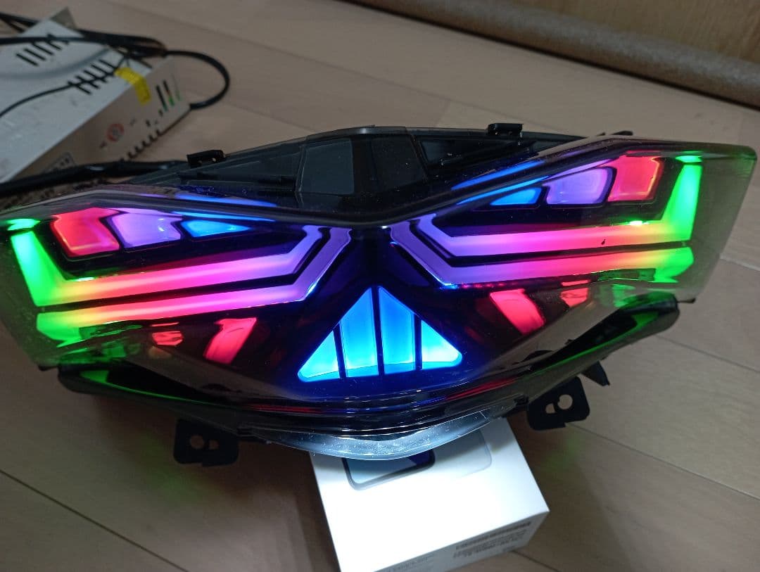 レインボーカラーシグナスX流れるウインカーテールランプ4型sea5jsed8j