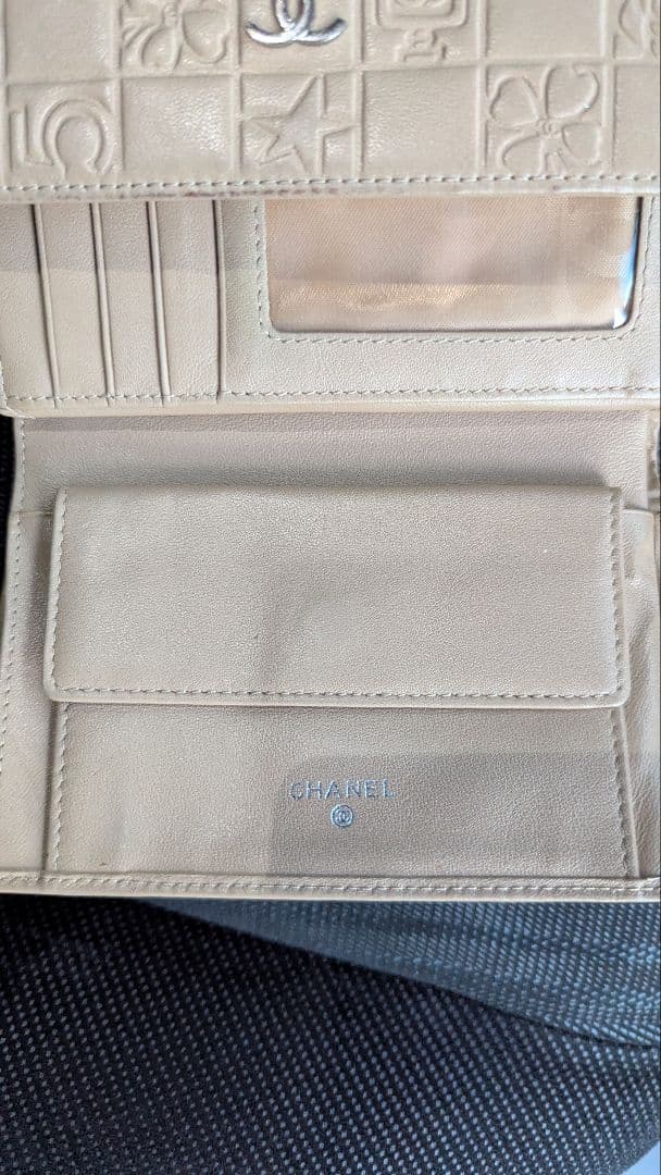 す*う様 CHANEL 二つ折り財布 ベージュ