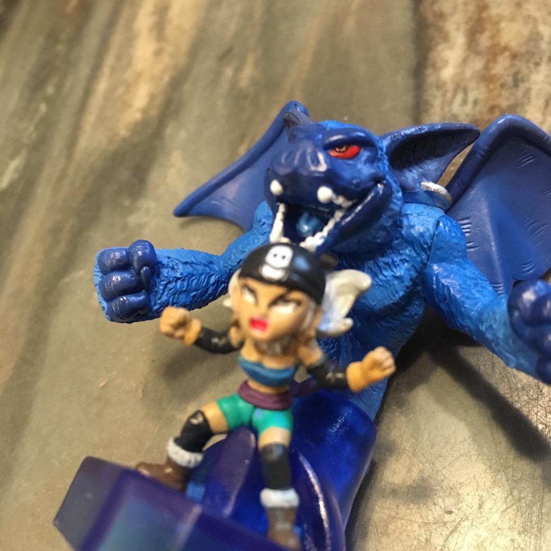 フィギュア新品未使用  ブルー クリーチャー 召喚系