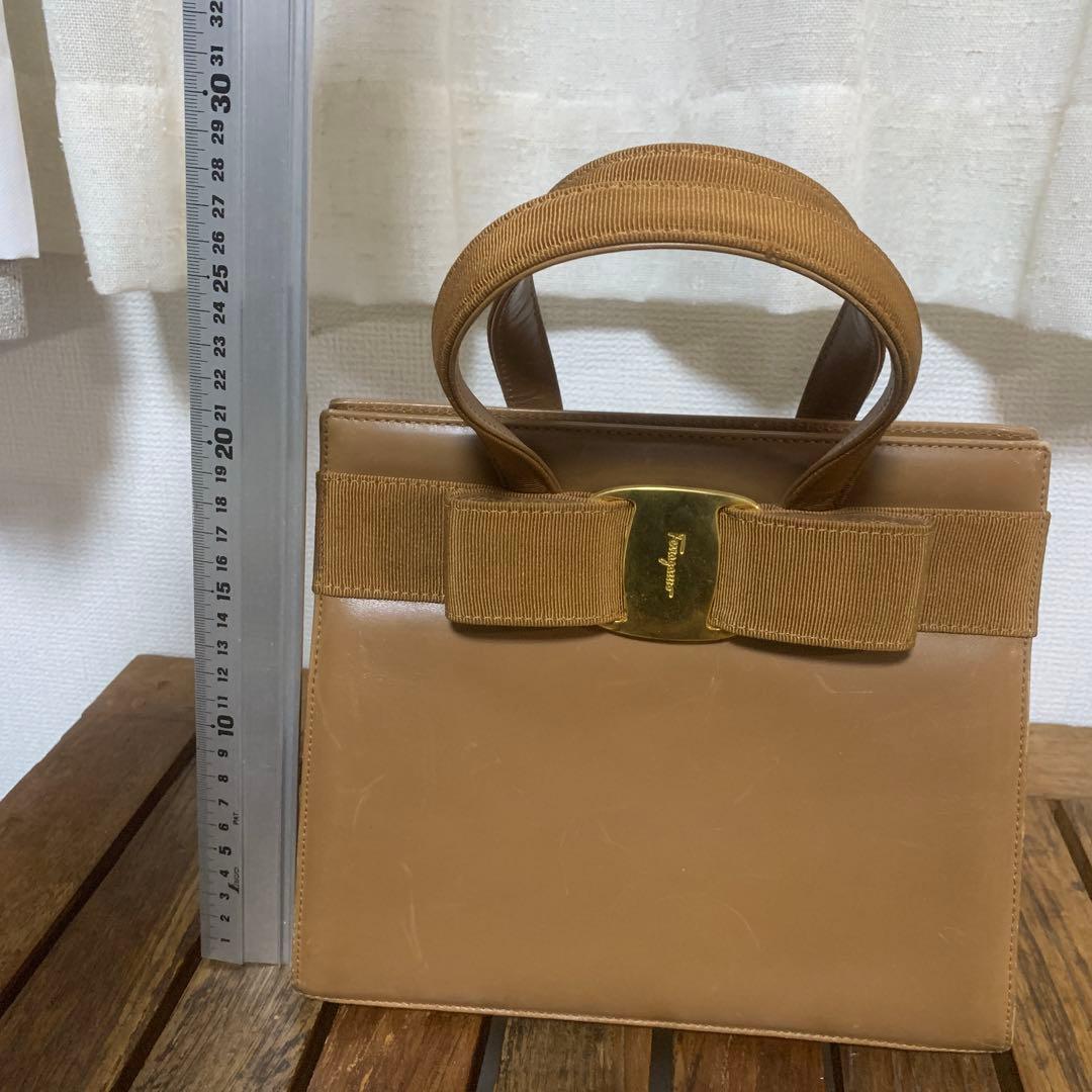 Salvatore Ferragamo ブラウン ハンドバッグ フェラガモ