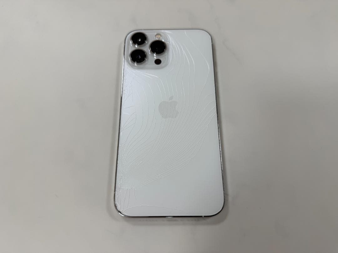 iPhone 13 Pro Max 256GB シルバー 背面ガラス割れ - www