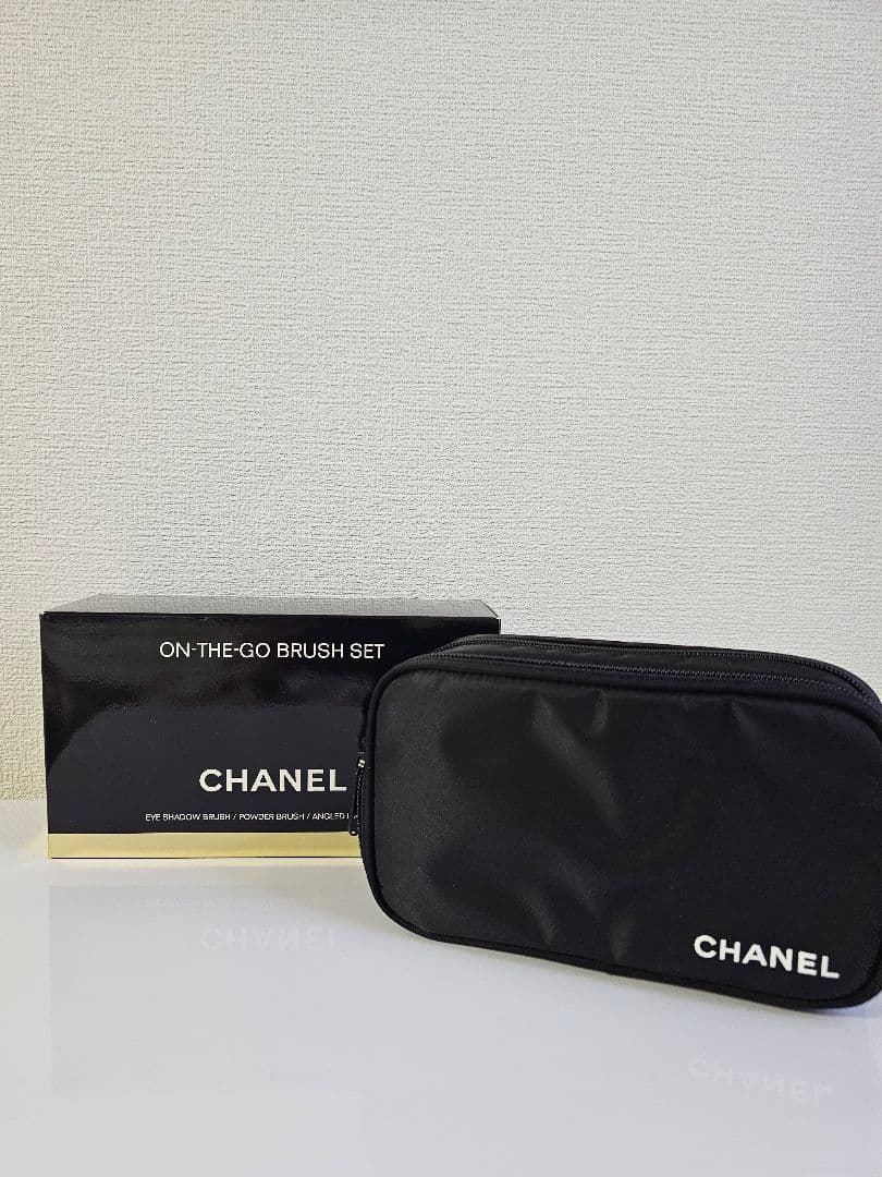 【新品未使用】CHANEL ON-THE-GO BRUSH SET