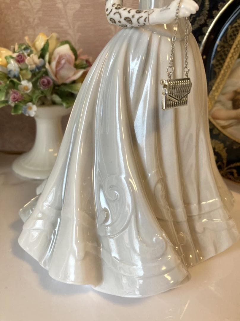 限定品】ロイヤルウースター フィギュリン 陶器人形 パール シルバー