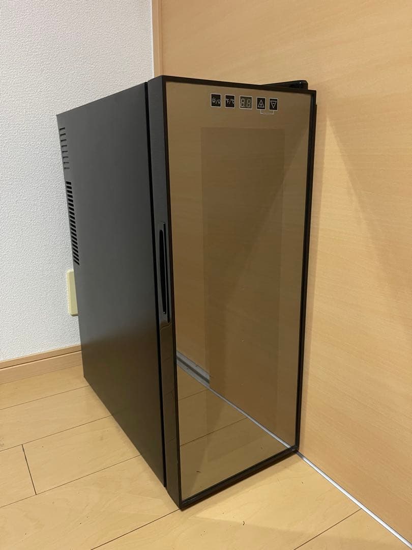 【美品】ワインセラー おしゃれ 12本収納 ガラス扉 8〜18℃設定 黒 楽天市場】【クーポンで23840円】 冷蔵庫 小型 ガラス扉 霜取り不要