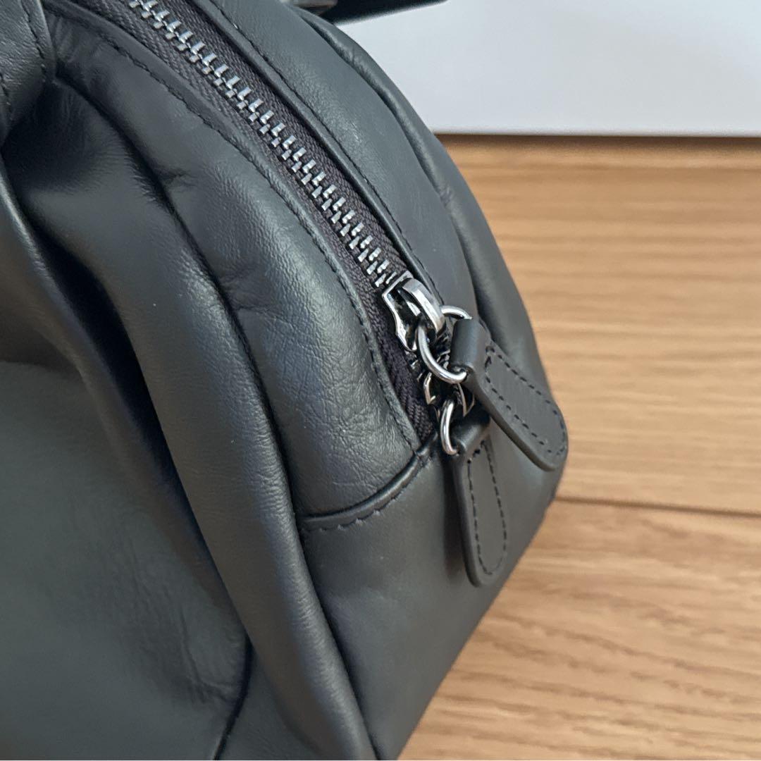 イアパピヨネ　コロンボストンバッグ　ブラック　牛革　黒