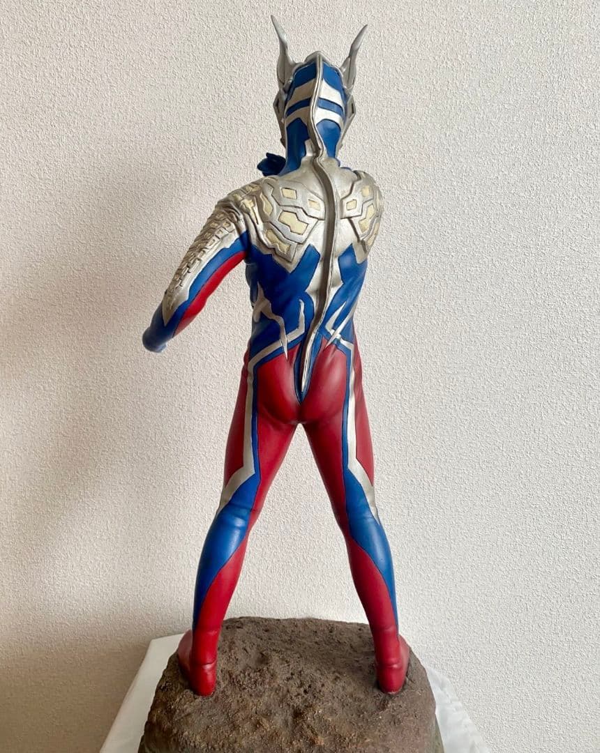 ウルトラマンゼロ 78体限定 ライティングフィギュア ベネリック