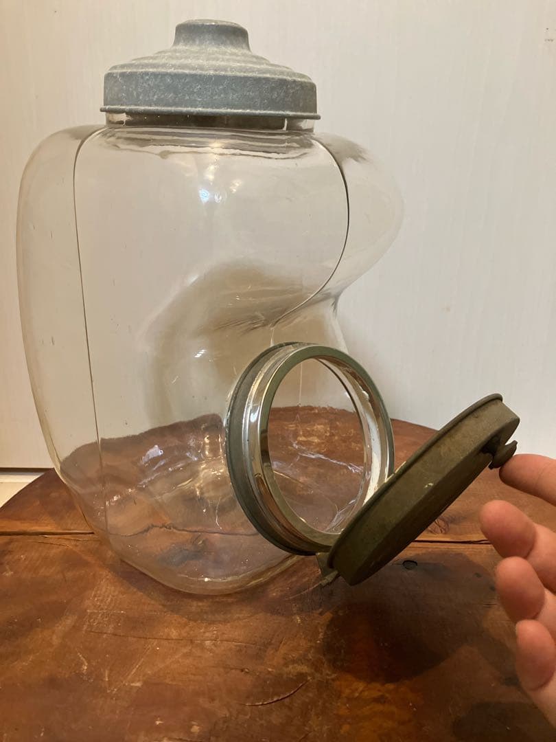 存在感抜群！アルミ開閉蓋付きの煙草陳列用ガラス瓶◇たばこ瓶◇