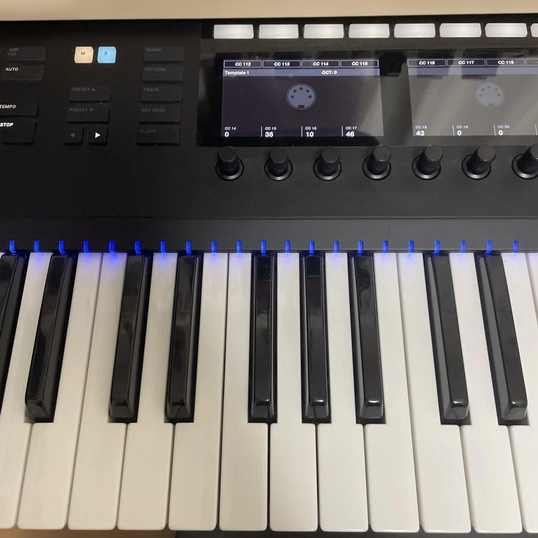 KOMPLETE KONTROL S49 mk2 MIDIキーボード　元箱あり