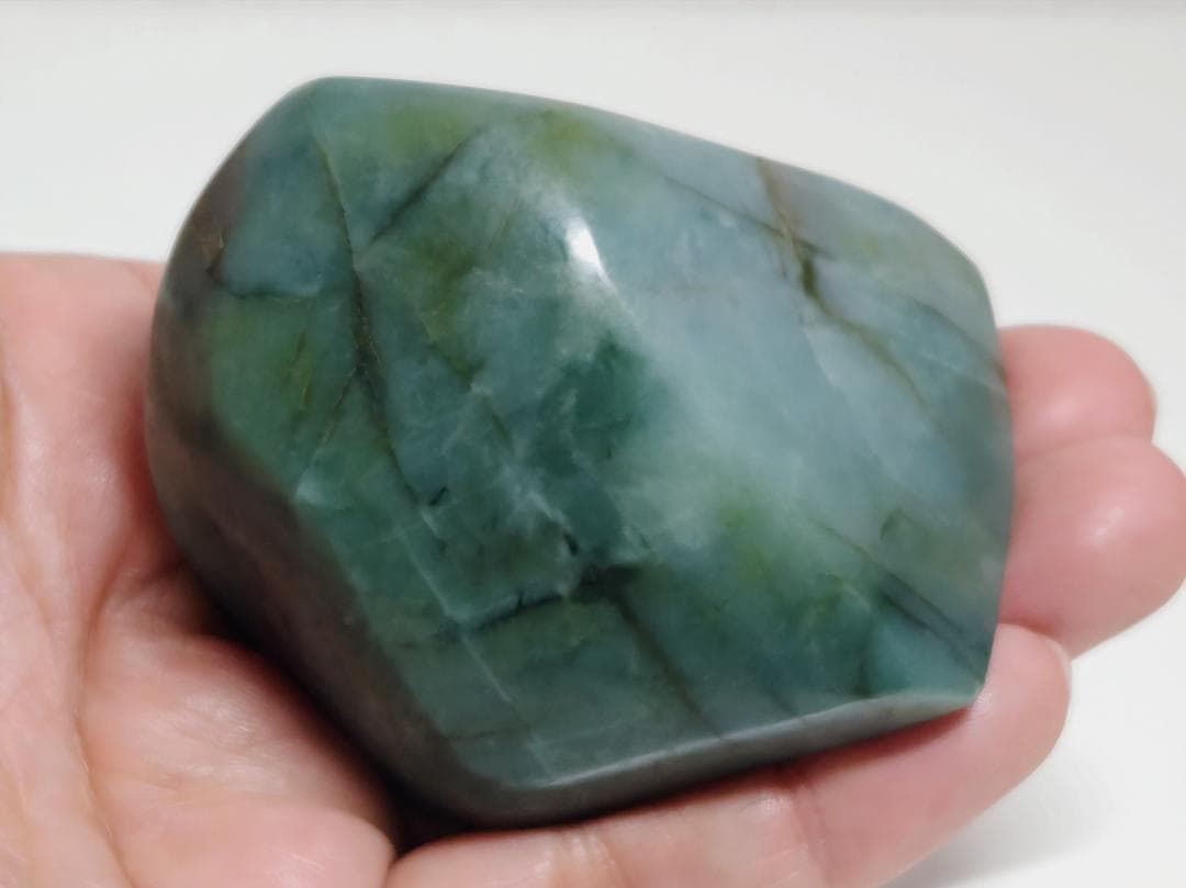 青緑 290g 翡翠 ヒスイ 翡翠原石 原石 鉱物 鑑賞石 自然石 誕生石 鉱石