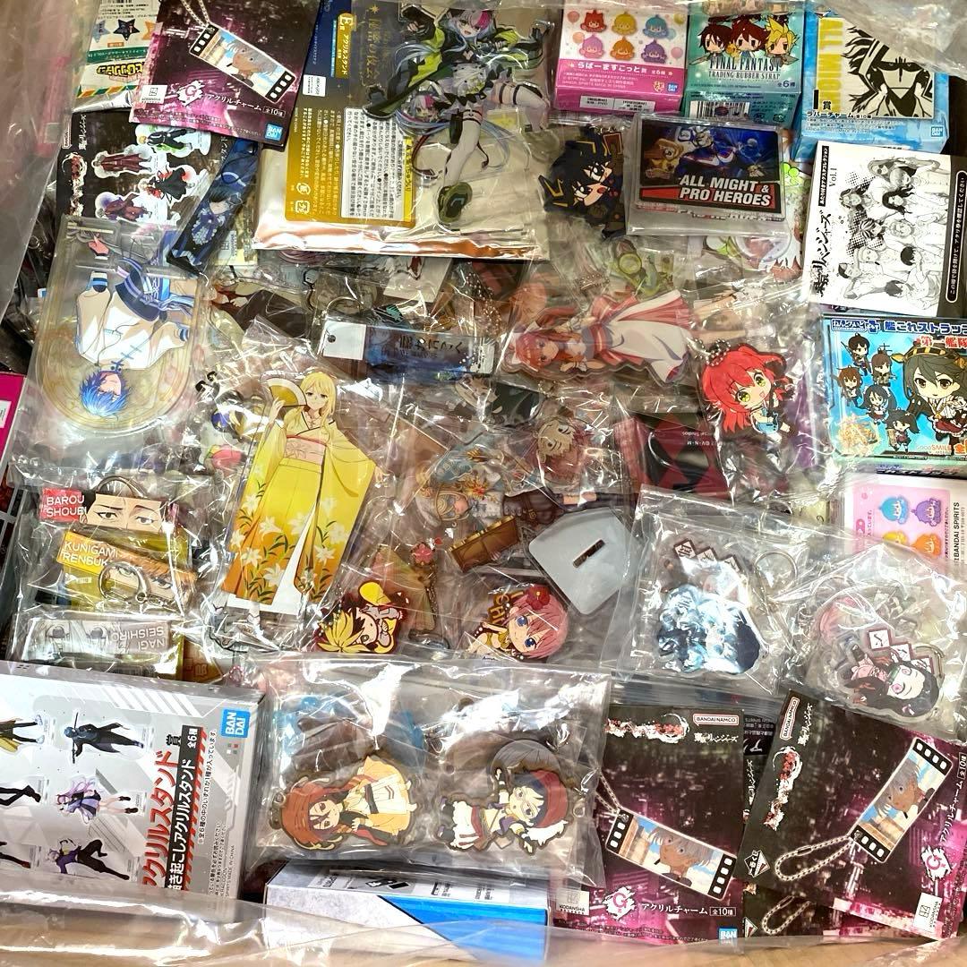 アニメキャラクターグッズ まとめ売り 缶バッジ アクスタ ラバスト 美少女