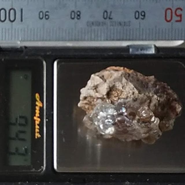 9.43g　ハイアライト　オパール　強蛍光　鉱物標本　玉滴石　母岩付き