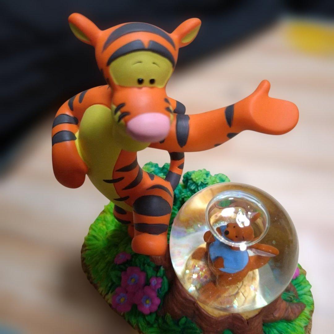 ディズニー くまのプーさん　光るガラスドーム　ティガー&ルー　スノードーム　2点