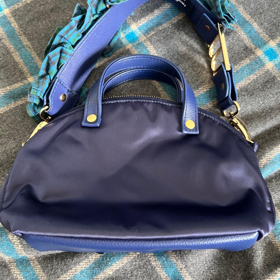 familiar bibiy バッグ　ハンドストラップ付き