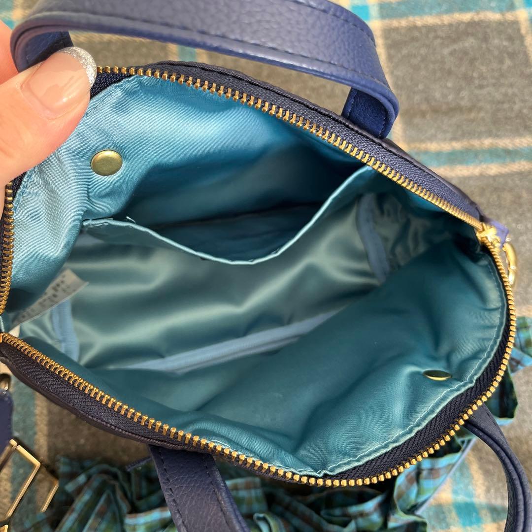 familiar bibiy バッグ　ハンドストラップ付き