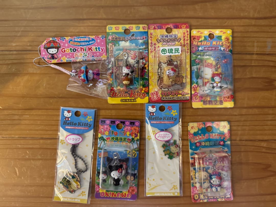 ハローキティ ご当地ストラップセット 根付 200個ぐらい 地域限定 その他