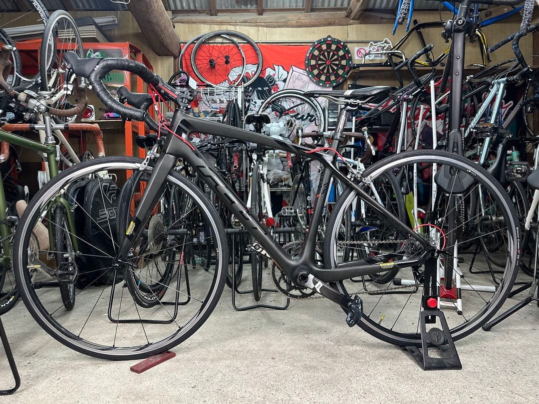 フルカーボン激レア車フェルト FELT Z1基本分解発送送料無料！完成車配送も！