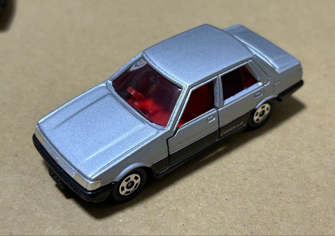 トミカ トヨタ カローラ4ドアセダン カローラレビン 2台セット