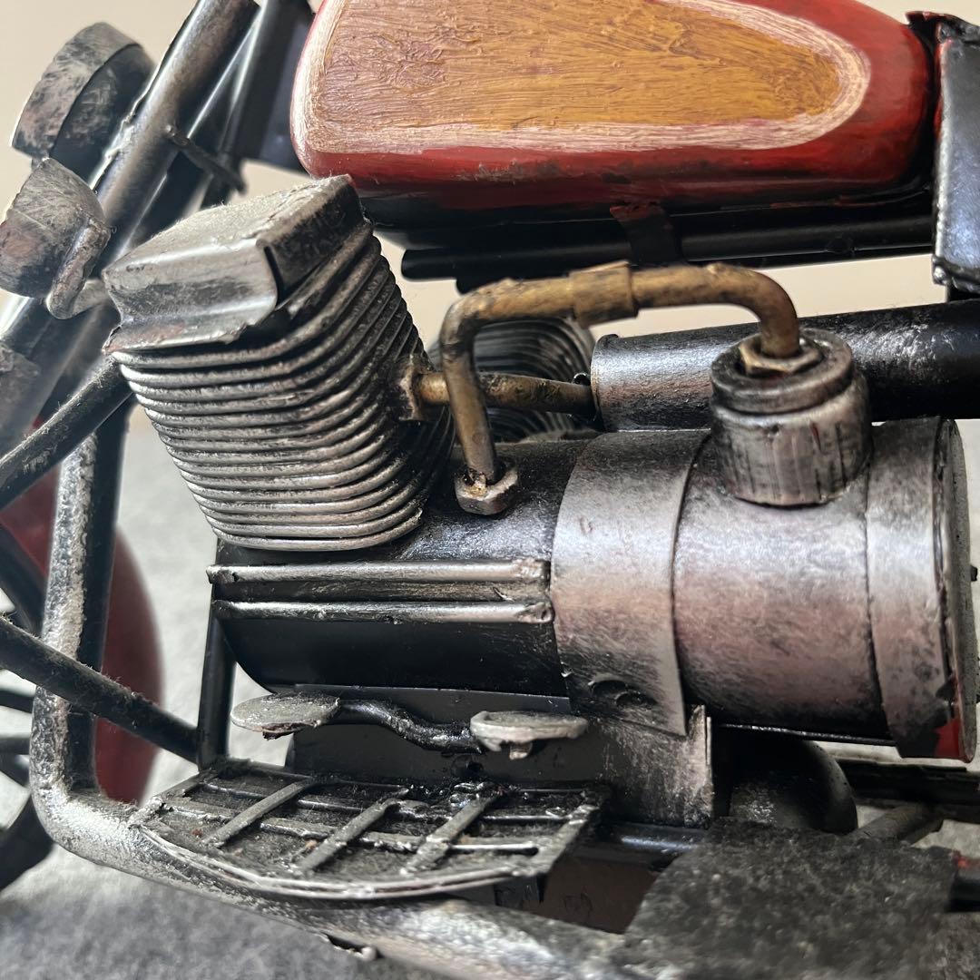 ブリキ製 ヴィンテージ風 バイク置物 インテリア レトロ 熊手 モーター