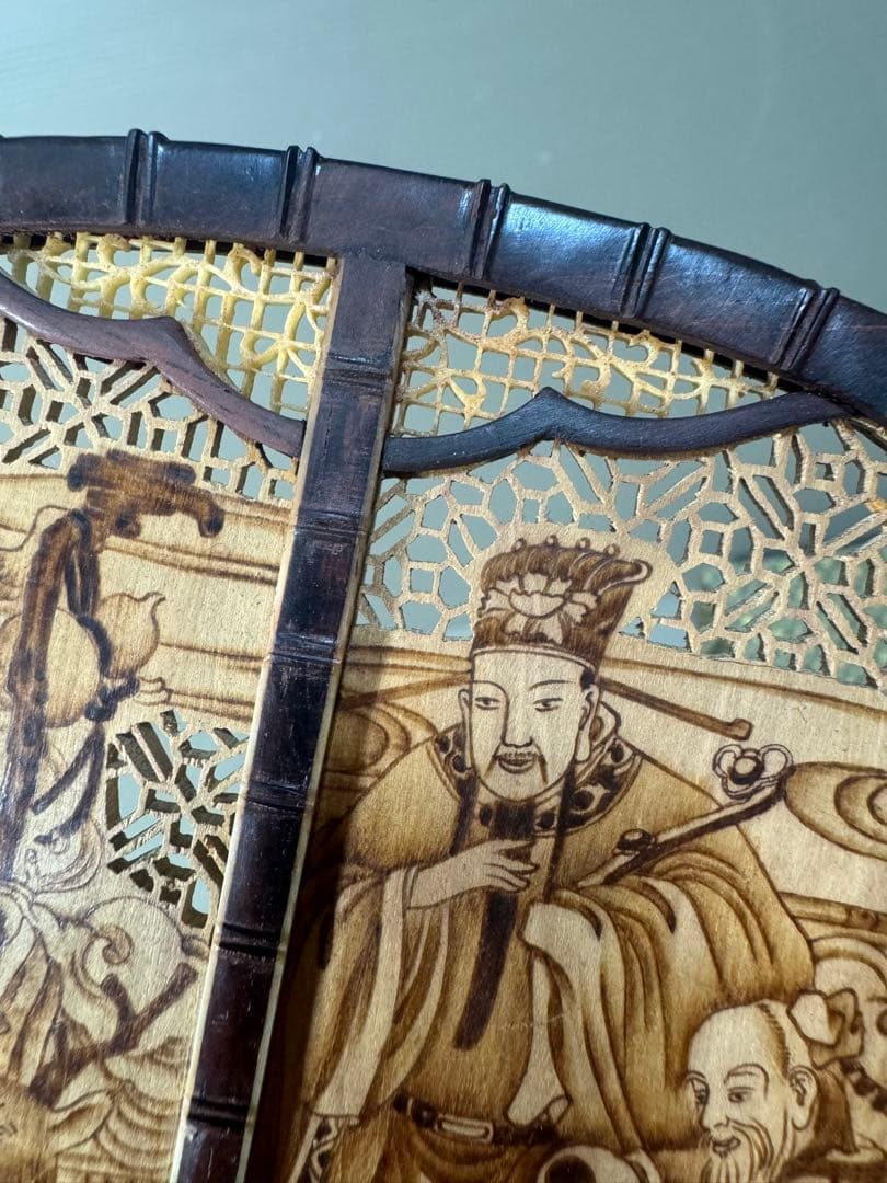 2268 中国美術 唐木造 白檀透彫刻 翡翠 軍配型硯屏 団扇 唐物 時代物