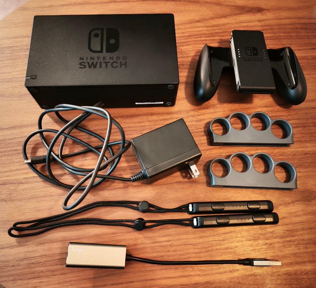 Nintendo Switch 本体と専用コントローラーと付属品セット