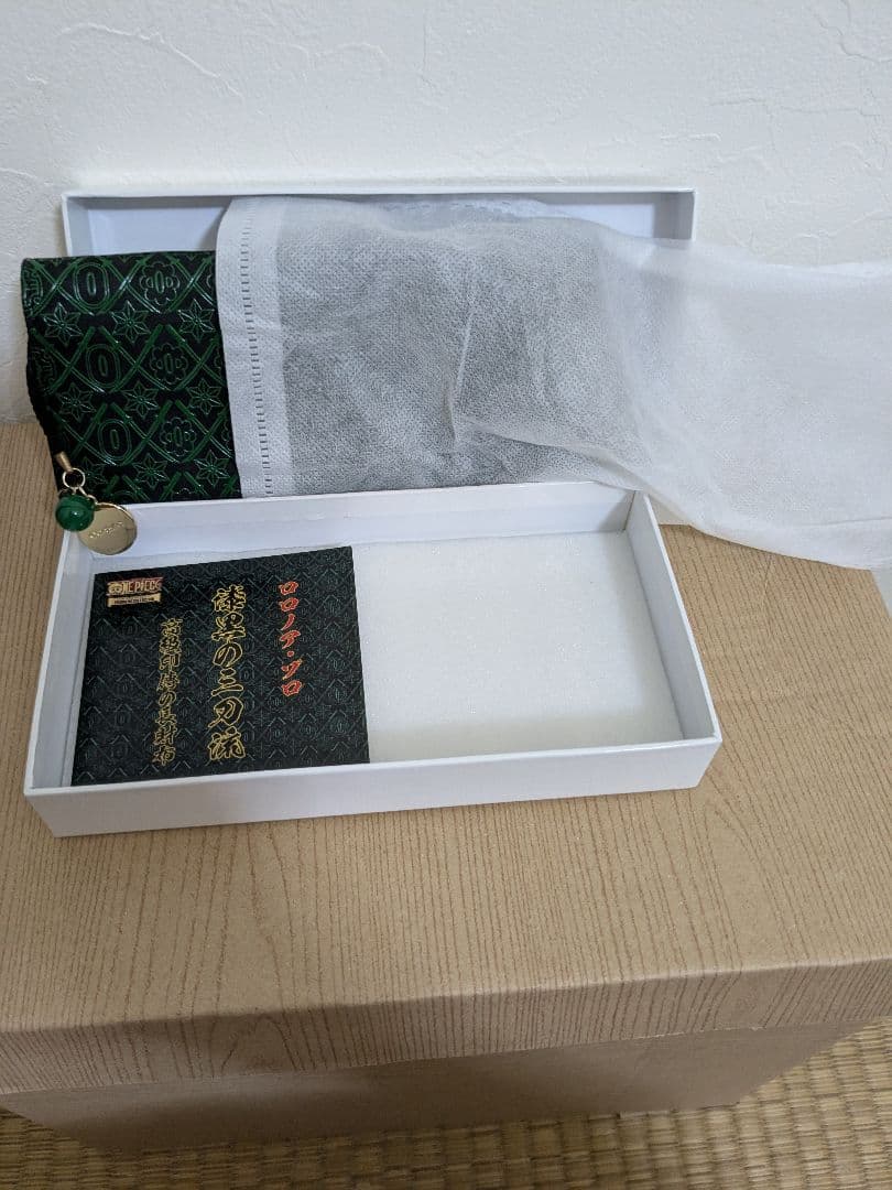 限定版 公式ワンピース ゾロ　　　　　財布&ショルダーバッグセット　　　　販売