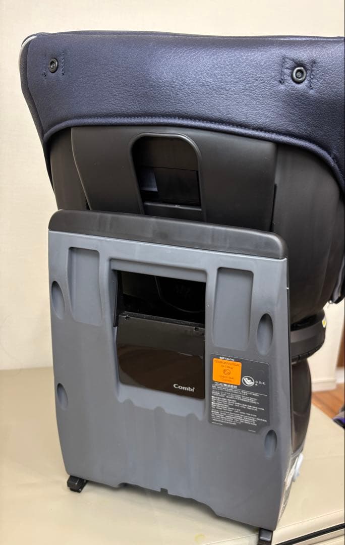 送料無料！ Combi クルムーヴ チャイルドシート ISOFIX ネイビー