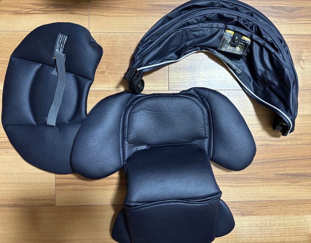 送料無料！ Combi クルムーヴ チャイルドシート ISOFIX ネイビー