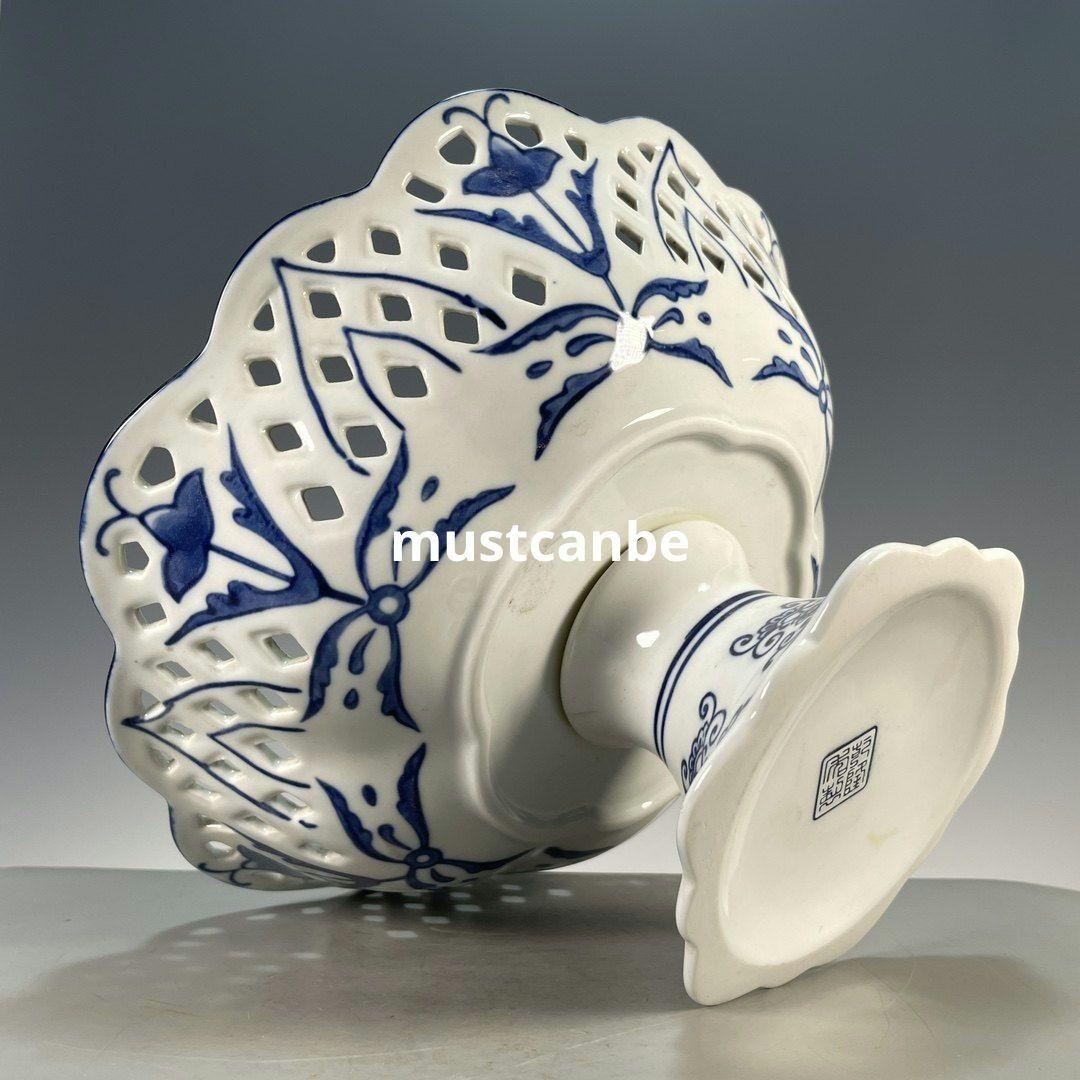 中国美術 青花磁纏枝花卉透かし彫り花果盤 景徳鎮 陶磁器 装飾