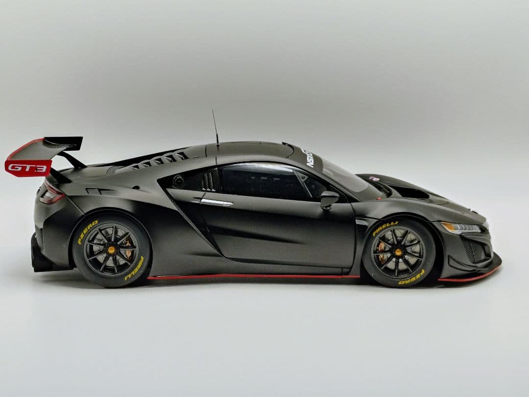 1/18ホンダ NSX GT3 ミニカー マットブラック　ディスプレイケース付き