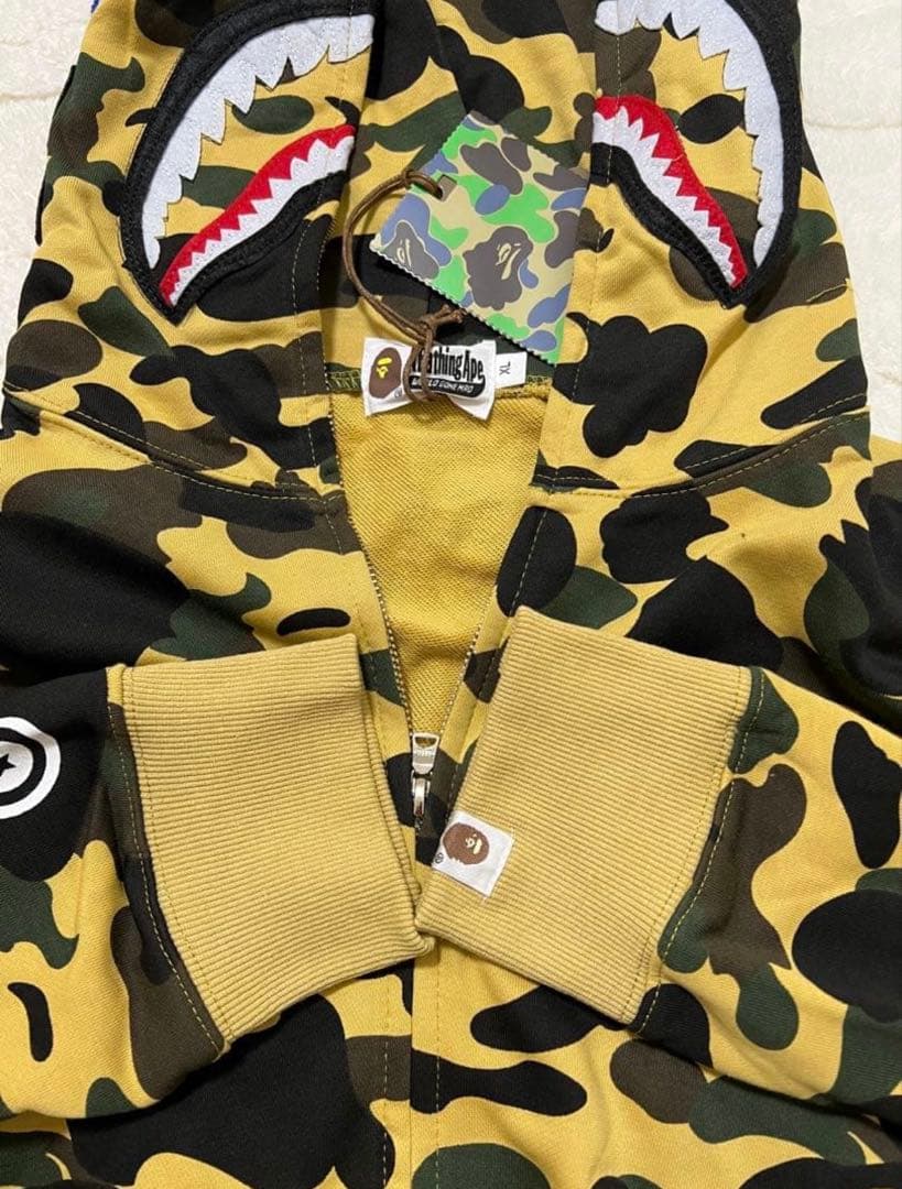 A BATHING APE カモフラージュパーカー　シャーク