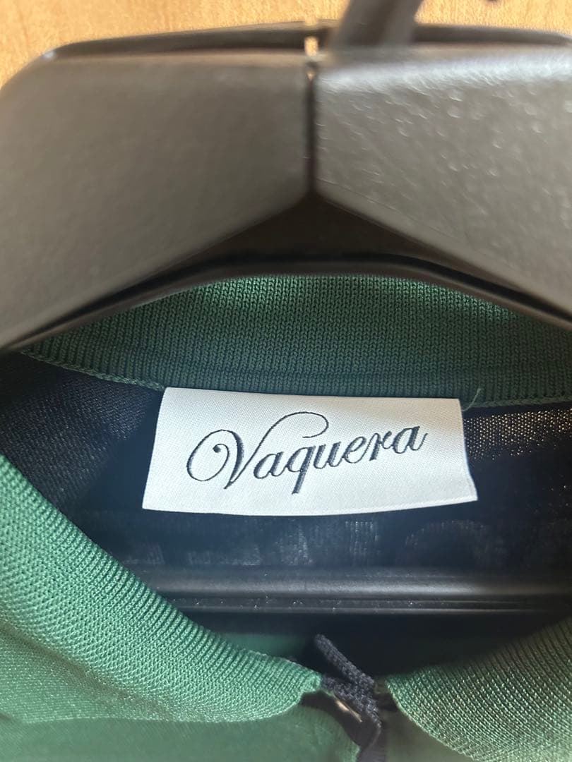 VAQUERA ロゴポロシャツ
