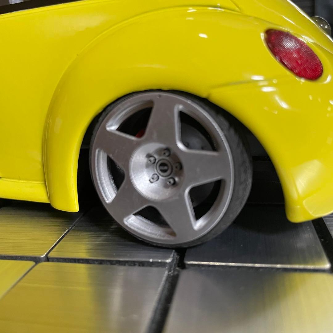 ブラーゴ 1/18 フォルクスワーゲン ニュ-ビートル（カスタム仕様)