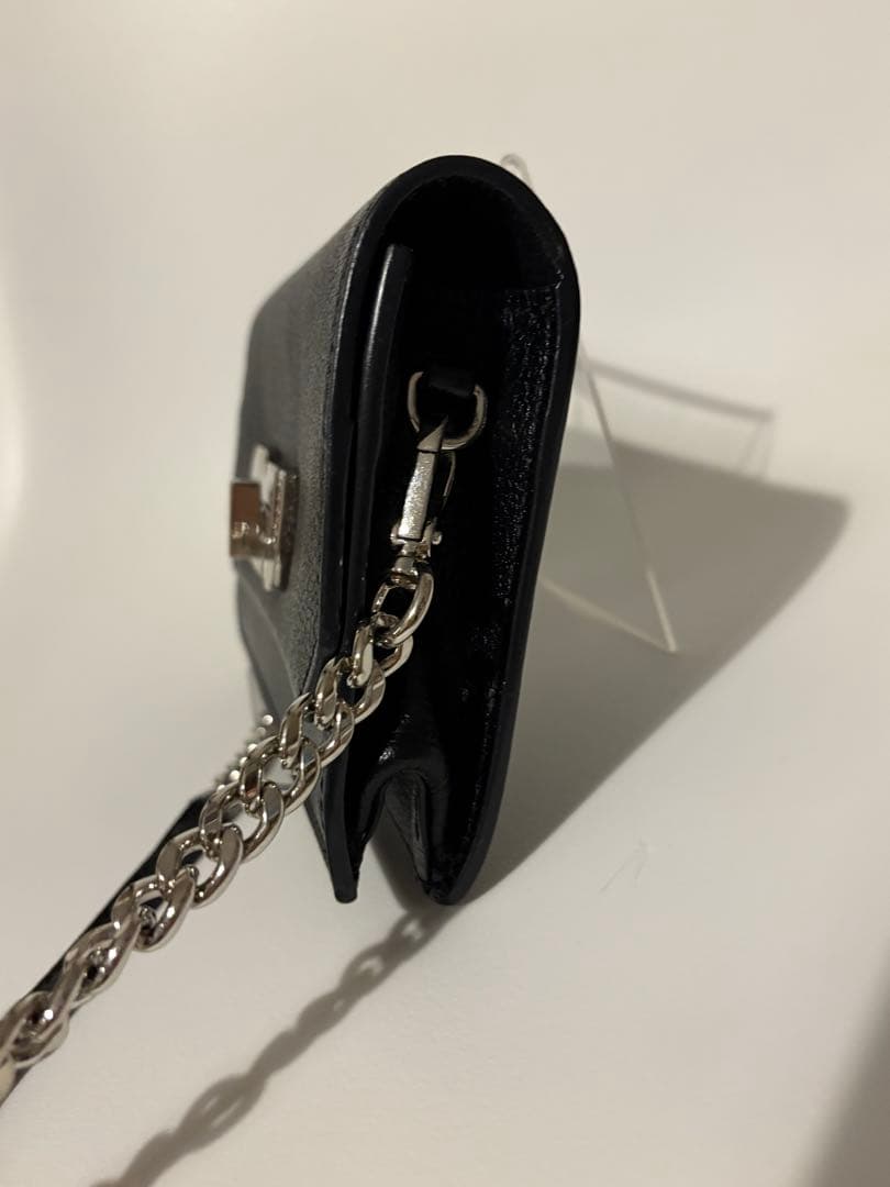 MIUMIU ミュウミュウ　ショルダーバッグターンロック　チェーンレザー